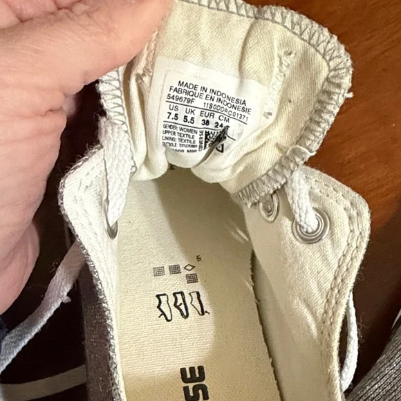 Converse All Star Women’s 7.5 Silver Gray Knit Fabric Sparkle Sweater Sneakers - Picture 10 of 13